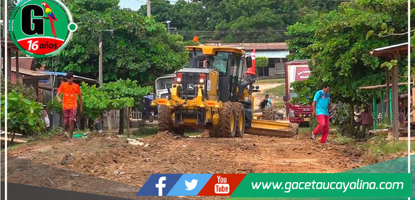 Maquinaria Municipal en Acción: Prof. Roger Galán Mejora Infraestructura Vial