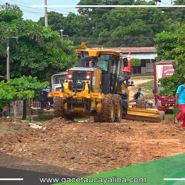Maquinaria Municipal en Acción: Prof. Roger Galán Mejora Infraestructura Vial