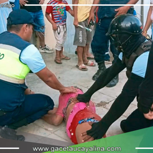 Auxilian a sujeto en estado de ebriedad tras desvanecerse como consecuencia de ataque epiléptico