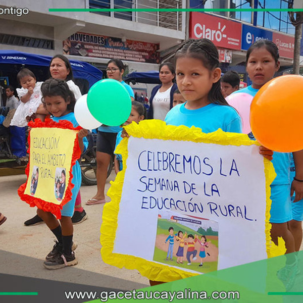 Instituciones de Campo Verde participan en colorido pasacalle