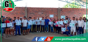 Alcalde provincial de Padre Abad entrega 98 títulos de propiedad a familias agricultoras de Neshuya.