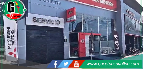 Cliente denuncia a concesionaria Auto Oriente por retener automóvil pagado.