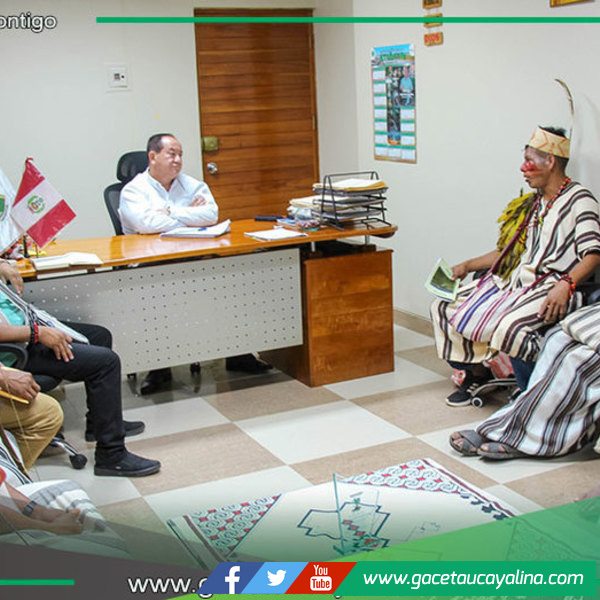 Alcalde de Atalaya escucha a líderes indígenas en Oventeni