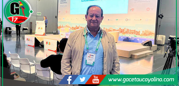 Alcalde de Atalaya asiste a foro sobre planificación territorial