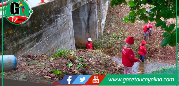 Limpieza de quebrada en Sepahua genera empleo y mejora la comunidad