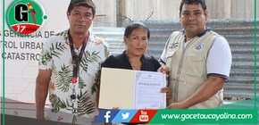 Pochita Rodríguez entregó constancias de posesión a pobladores del A. H. 20 de Abril