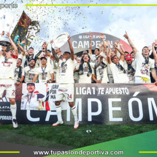 El técnico argentino llevó a Universitario a la gloria en su centenario