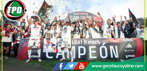 El técnico argentino llevó a Universitario a la gloria en su centenario