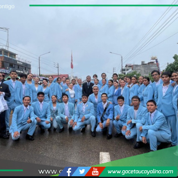 Estudiantes de la UNU celebran 45 aniversario con misa TEDEUM y desfile cívico.