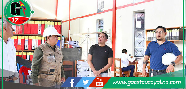 Alcalde de Sepahua supervisa avances de remodelación del palacio municipal