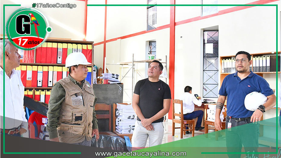 Alcalde de Sepahua supervisa avances de remodelación del palacio municipal