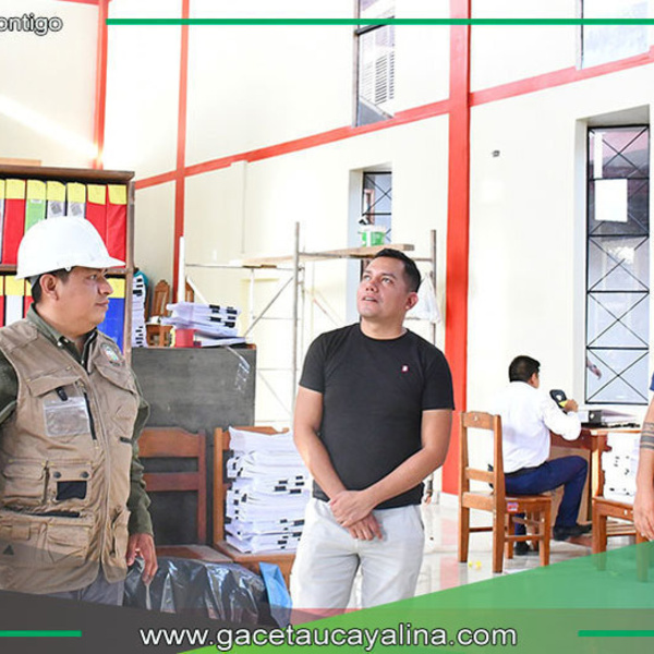 Alcalde de Sepahua supervisa avances de remodelación del palacio municipal