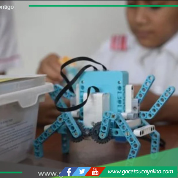 Más de 1000 docentes de Coronel Portillo se especializan en robótica y programación.