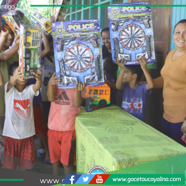 Alcaldesa da inicio a actividades con chocolatadas.