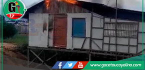 Incendio consume vivienda en el AA.HH. 12 de julio y deja a la dueña en estado crítico.