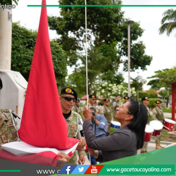 Ministra Promueve Valores Democráticos en Izamiento de Bandera en Madre de Dios