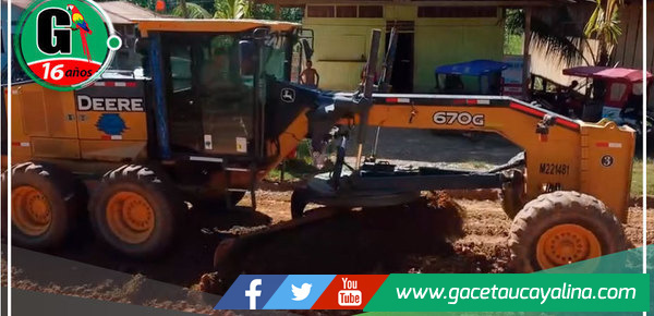 Maquinarias de la Municipalidad de Tahuania en acción