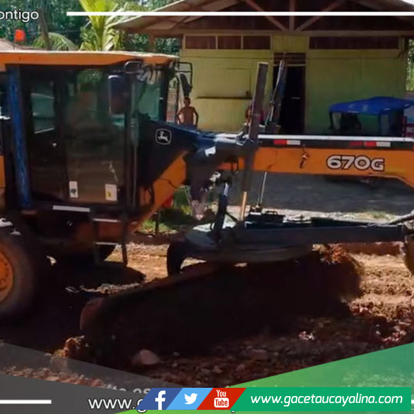 Maquinarias de la Municipalidad de Tahuania en acción