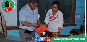 Alcalde de Ucayali y regidores entregan kits escolares en Contamana