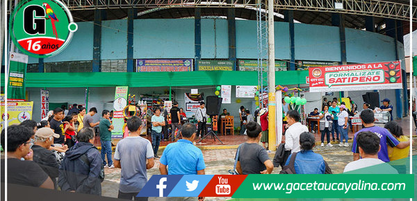 Vecinos se benefician con premios y descuentos en feria informativa en Satipo