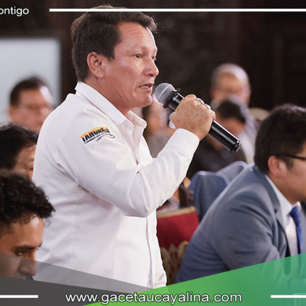 Alcalde de Tahuanía presenta demandas en encuentro regional con Presidenta de la República