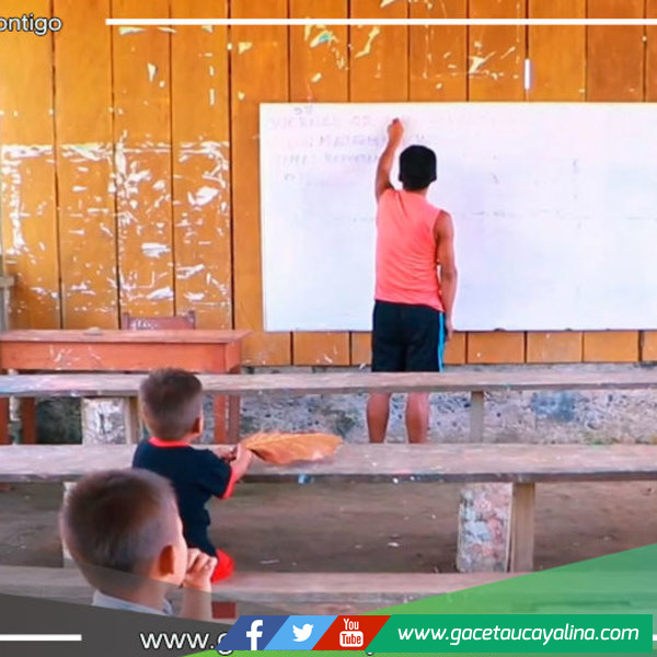 Alcalde Luis Fernando Arechaga García impulsa proyectos educativos en comunidad nativa de Toniromashe