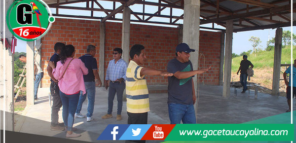 Alcalde Econ. Iván Mendoza supervisa avances en obra de centro de salud en Curimaná