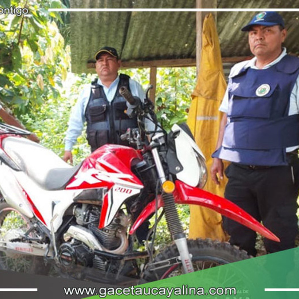 Motocicleta abandonada en la maleza de Canuja moviliza a autoridades locales en Atalaya