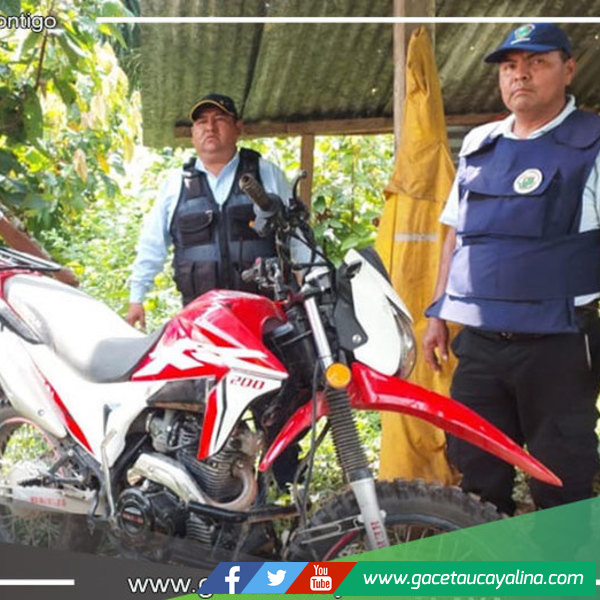 Motocicleta abandonada en la maleza de Canuja moviliza a autoridades locales en Atalaya