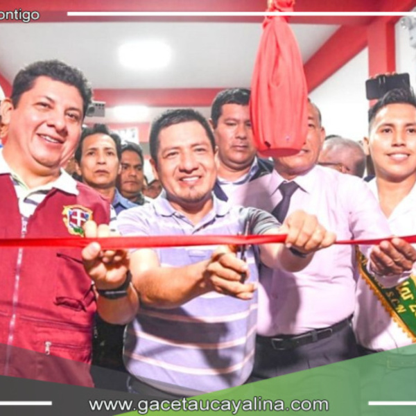 Gobernador Regional de Loreto inaugura el moderno Colegio Santa Clara