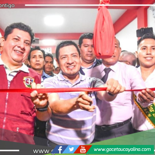 Gobernador Regional de Loreto inaugura el moderno Colegio Santa Clara