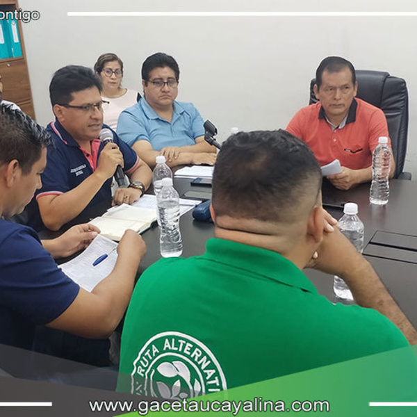Alcalde Econ. Iván Mendoza lidera reunión para coordinar actividades del aniversario de la provincia