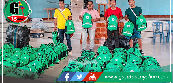 Iniciativa municipal beneficia a estudiantes con 102 kits de mochila escolar