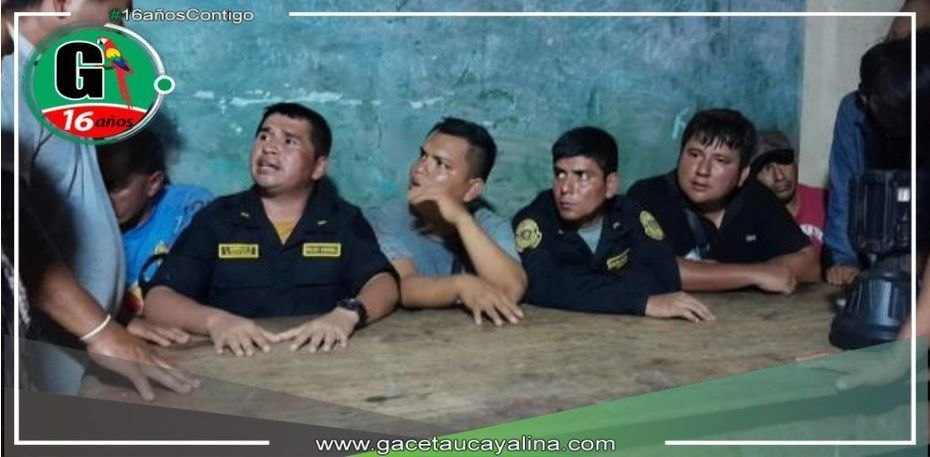 Encuentran a tres policías en presunto traslado de maquinaria para minería ilegal y fueron retenidos