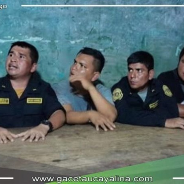 Encuentran a tres policías en presunto traslado de maquinaria para minería ilegal y fueron retenidos