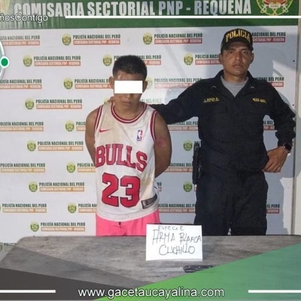 Los policias capturan a sujeto por presusnto delito 