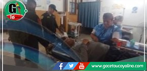 Policías de la brigada de busqueda y rescate salvan a personas de la tercera edad de morir en la agreste Selva