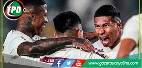 Universitario aplastó a Comerciantes Unidos en el Monumental