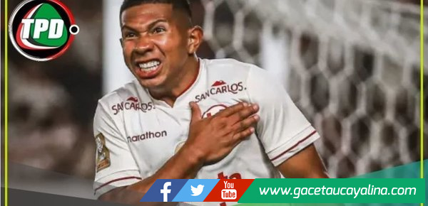 Universitario aplastó a Cristal y depende de si mismo