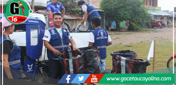 Eliminan 15 toneladas de criaderos de zancudos en campaña contra el dengue en Juanjuí