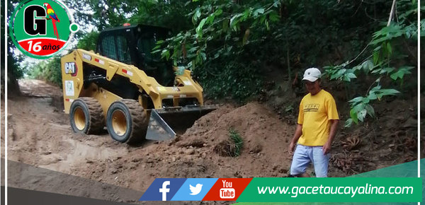 Municipalidad de Irazola realiza mantenimiento de calles en Vista Alegre de Chía