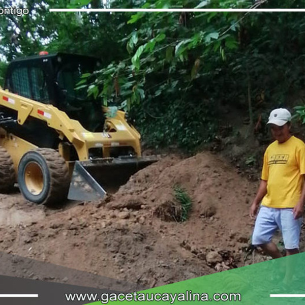Municipalidad de Irazola realiza mantenimiento de calles en Vista Alegre de Chía