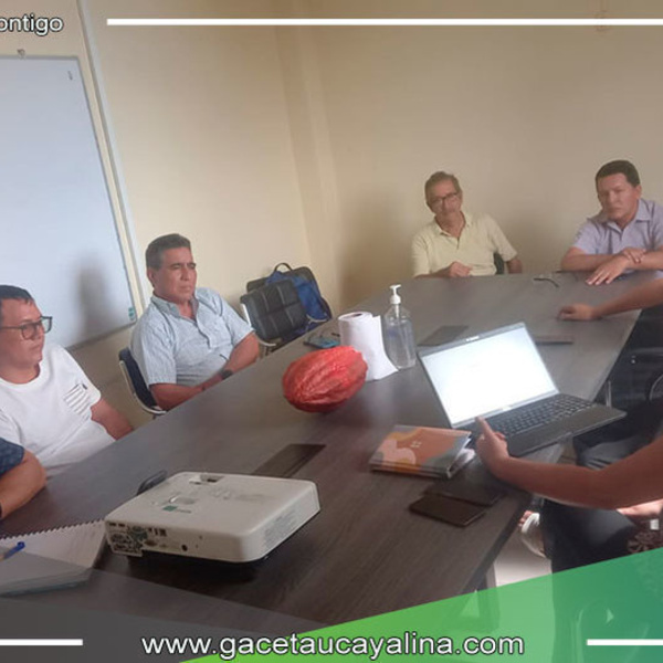 Alcalde de Campo Verde y DEVIDA Coordinan Proyectos Productivos en Pucallpa