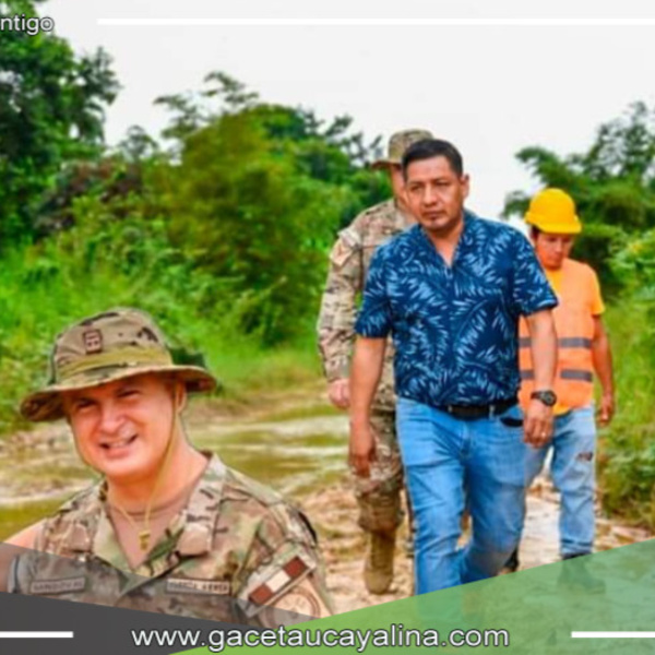Gobernador René Chávez y Mayor General FAP evalúan mejoras en carretera hacia Ala 5