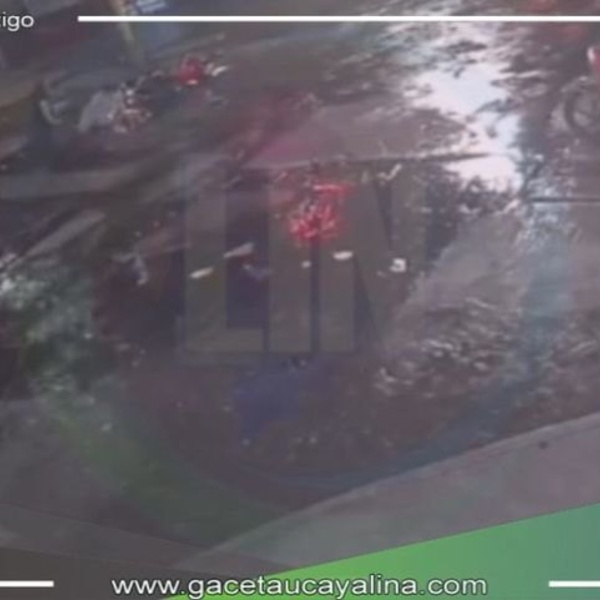 Camioneta embiste a motociclistas y se da a la fuga 