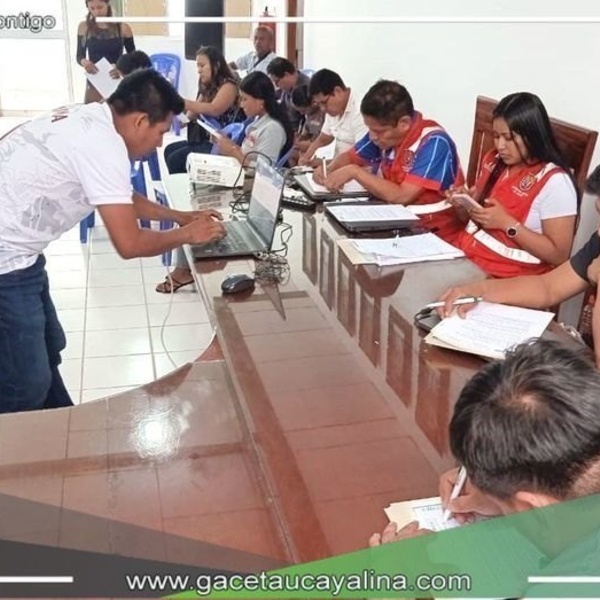 Pobladores se capacitan para ampliar cobertura de los programas sociales a más familias