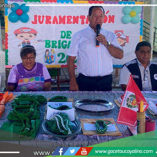Alcalde de Atalaya Juramenta a Brigadieres Escolares en la I.E. N° 286 Ángel Arellano