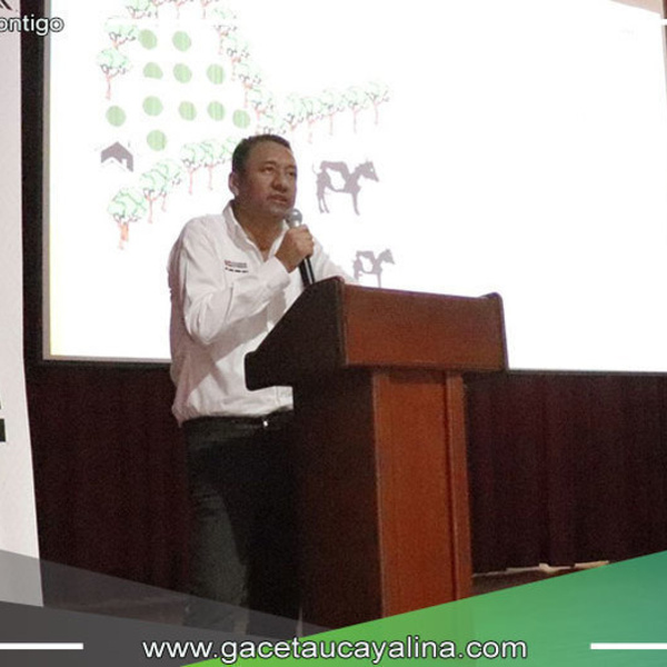 Masivo apoyo de productores agrarios de Ucayali a ministro de Agricultura Ángel Manero 