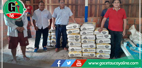 Alcalde Rodolfo Lovo Tello dona material de construcción a iglesia evangélica en Ucayali