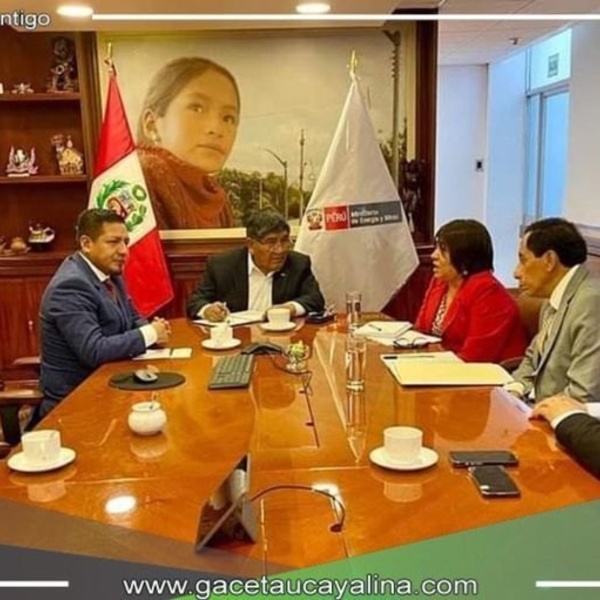 Gobernador Dr.Rene Chávez y ministro Rómulo Mucho trabajan en conjunto para solucionar crisis enérgetica